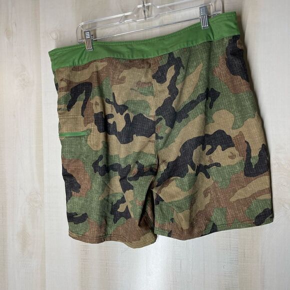 The North Face green camouflage swim trunks, size 36‎ - Picture 10 of 12